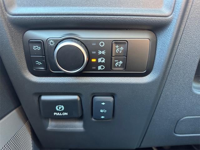 2025 Ford F-150 Lightning Lariat®