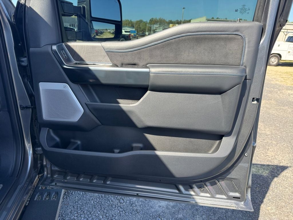 2025 Ford F-350SD Platinum