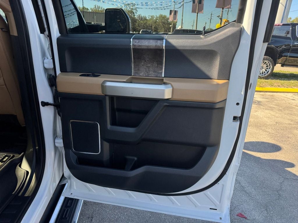 2022 Ford F-350SD Lariat