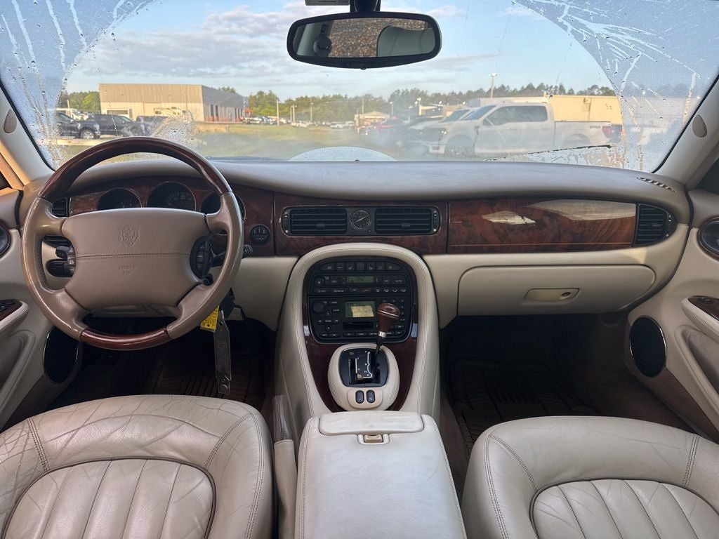 2003 Jaguar XJ8 Base