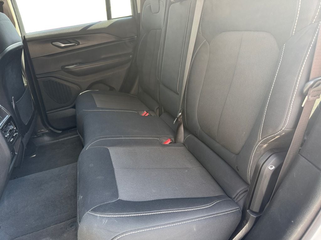 2023 Jeep Grand Cherokee Laredo 4x4