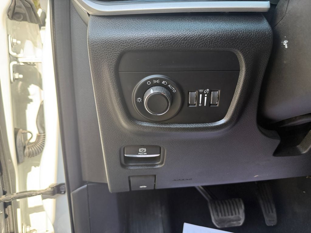 2023 Jeep Grand Cherokee Laredo 4x4