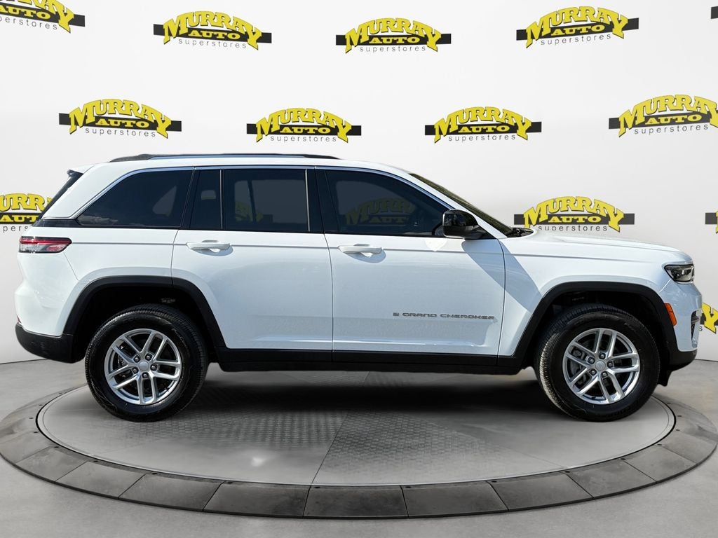 2023 Jeep Grand Cherokee Laredo 4x4