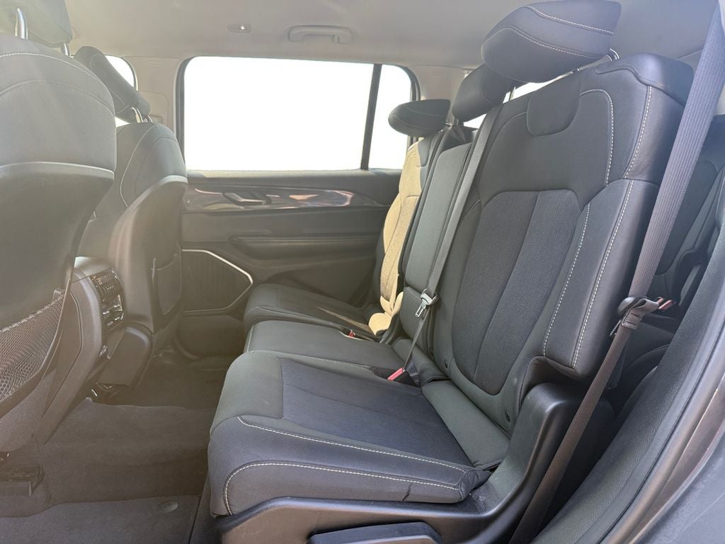 2021 Jeep Grand Cherokee L Laredo 4x4