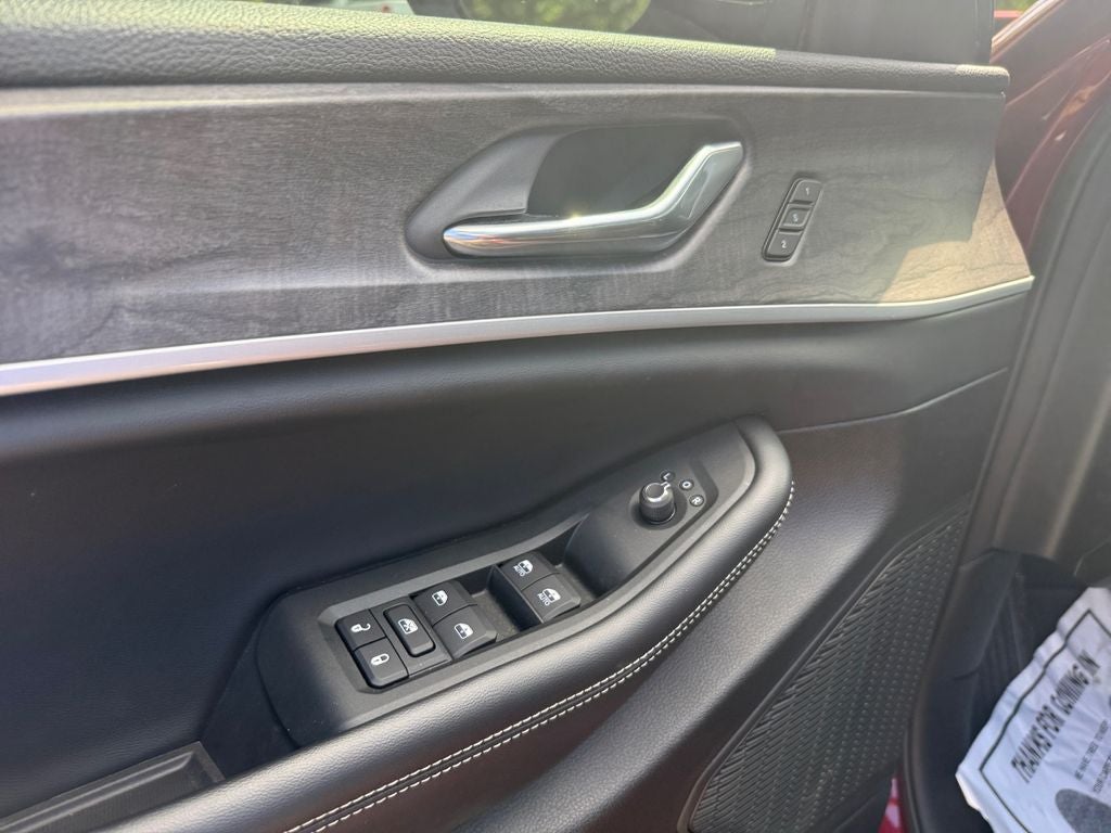 2025 Jeep Grand Cherokee L Limited 4x4