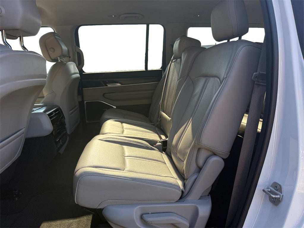 2024 Jeep Wagoneer Series II 4x2