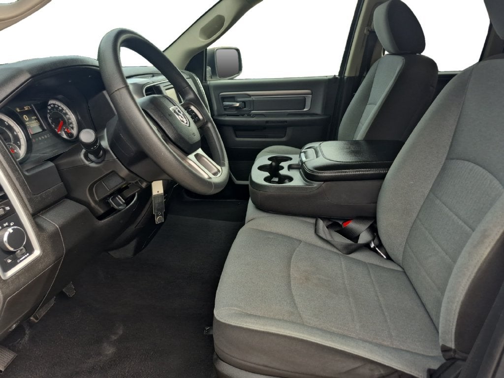2024 RAM 1500 Classic SLT Quad Cab 4x2 6'4' Box