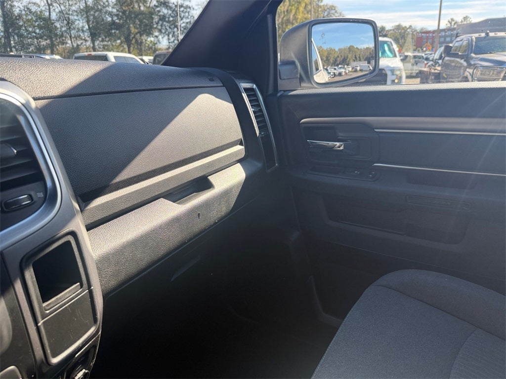 2024 RAM 1500 Classic Warlock Crew Cab 4x4 5'7' Box