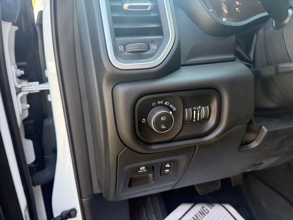 2025 RAM 1500 Big Horn Crew Cab 4x2 5'7' Box