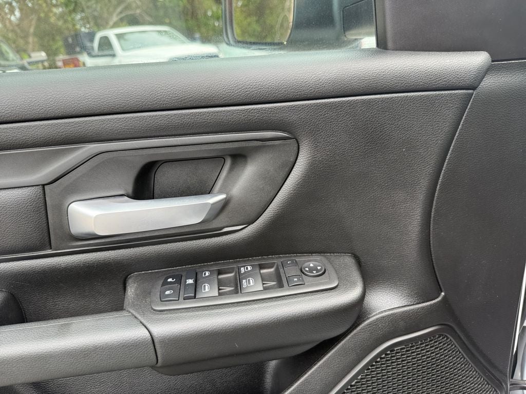 2023 RAM 1500 Tradesman Crew Cab 4x2 5'7' Box
