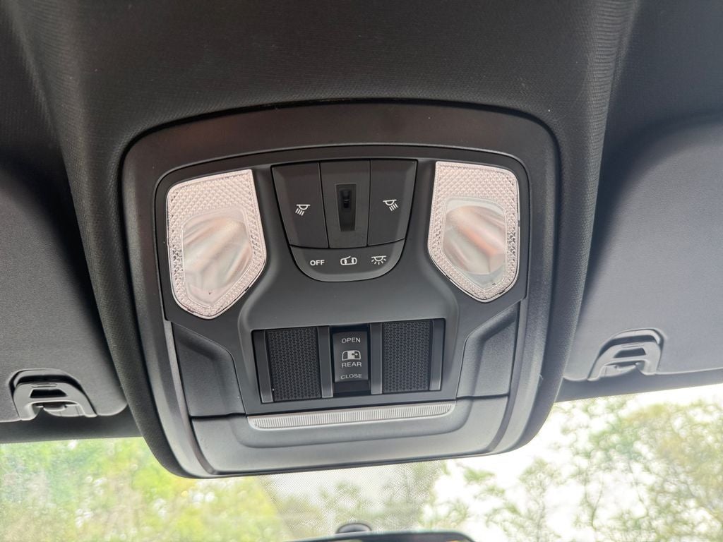 2023 RAM 1500 Tradesman Crew Cab 4x2 5'7' Box