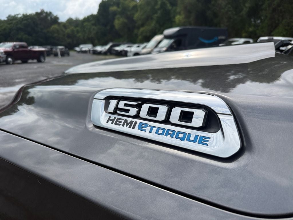 2024 RAM 1500 Laramie Crew Cab 4x2 5'7' Box