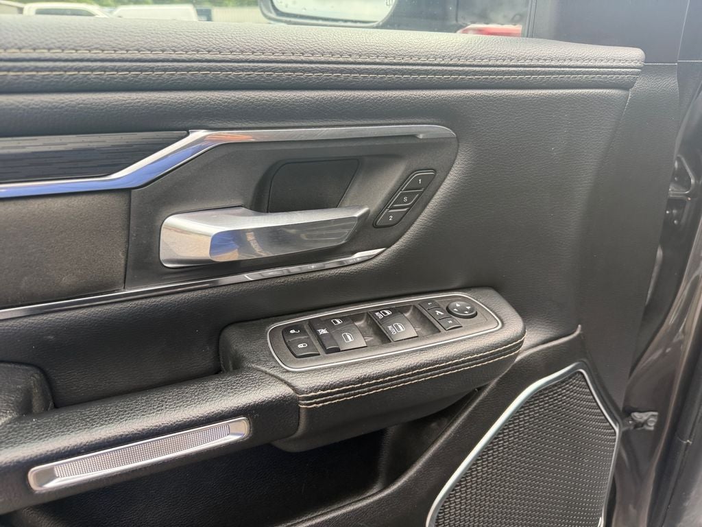 2024 RAM 1500 Laramie Crew Cab 4x2 5'7' Box