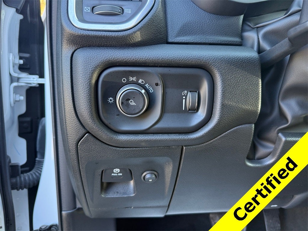 2024 RAM 1500 Laramie Crew Cab 4x2 5'7' Box