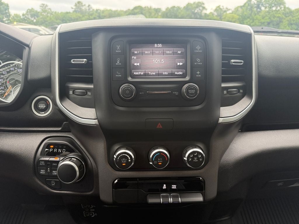 2020 RAM 1500 Big Horn Quad Cab 4x4 6'4' Box