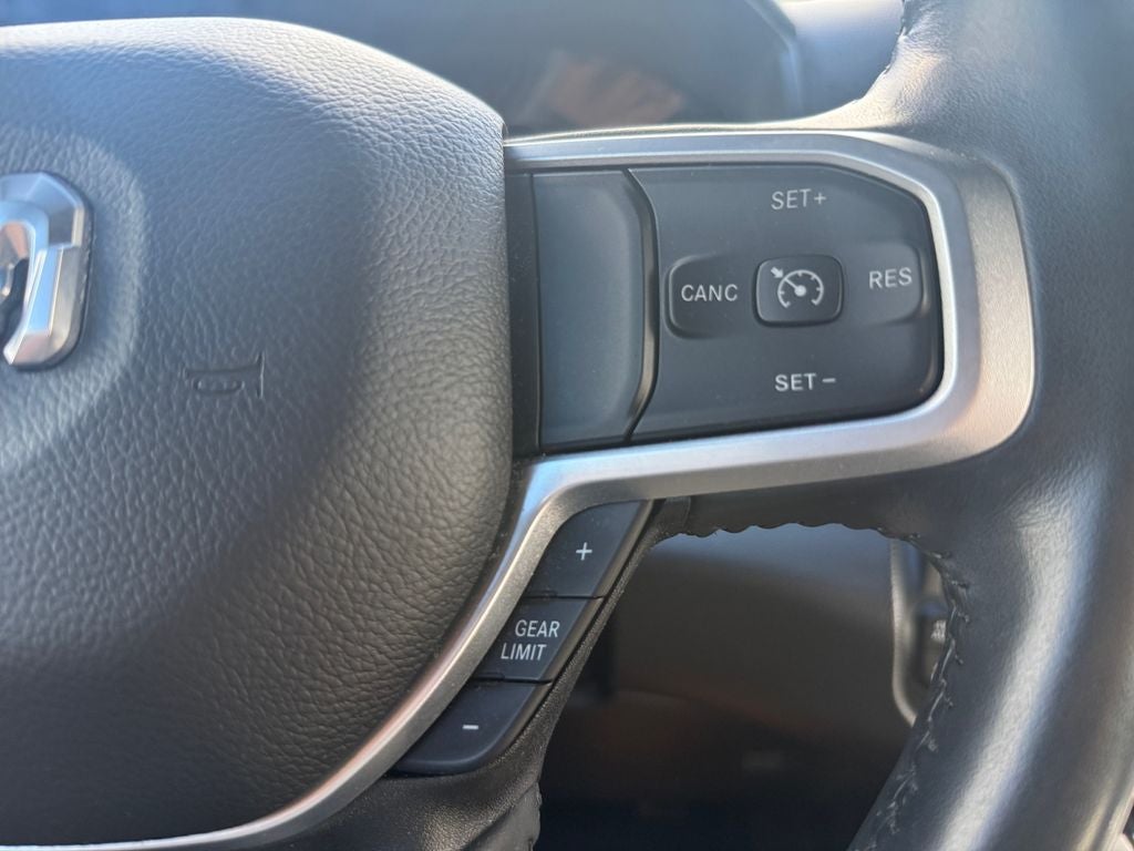 2022 RAM 1500 Big Horn Crew Cab 4x4 5'7' Box