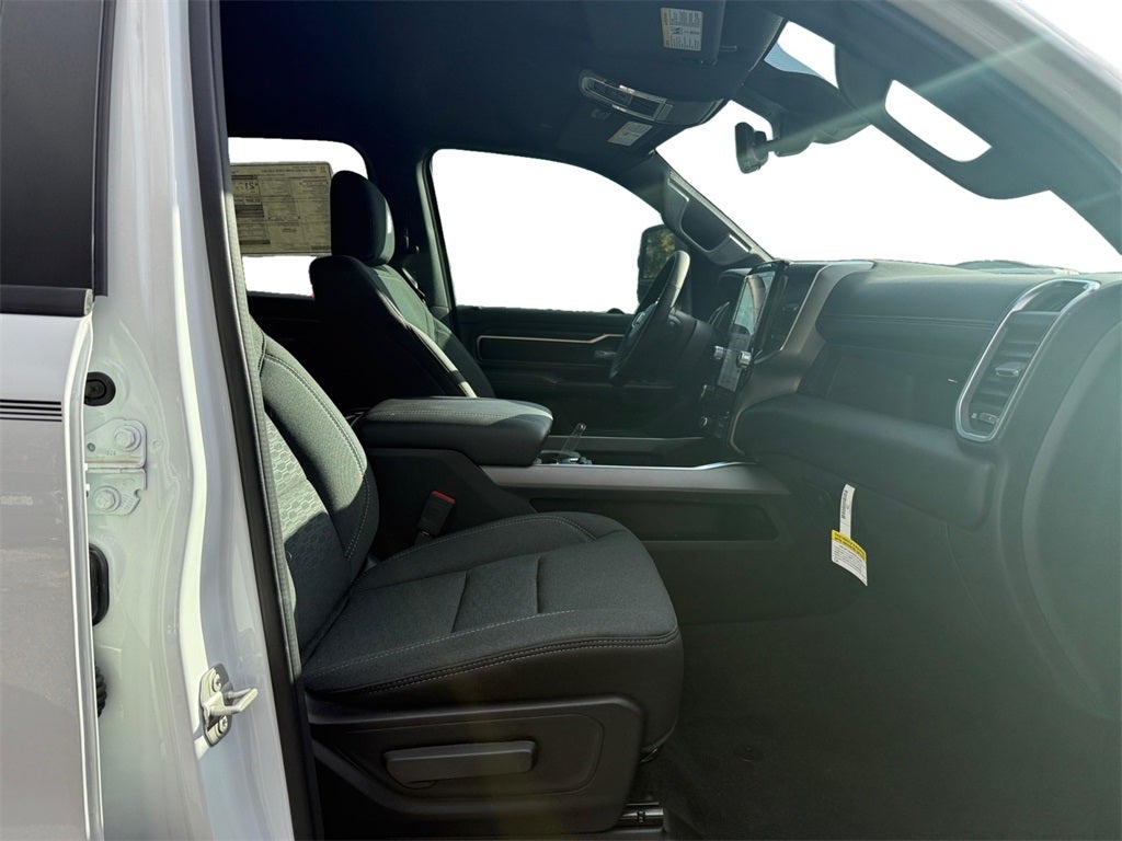 2025 RAM 1500 Big Horn Crew Cab 4x4 5'7' Box