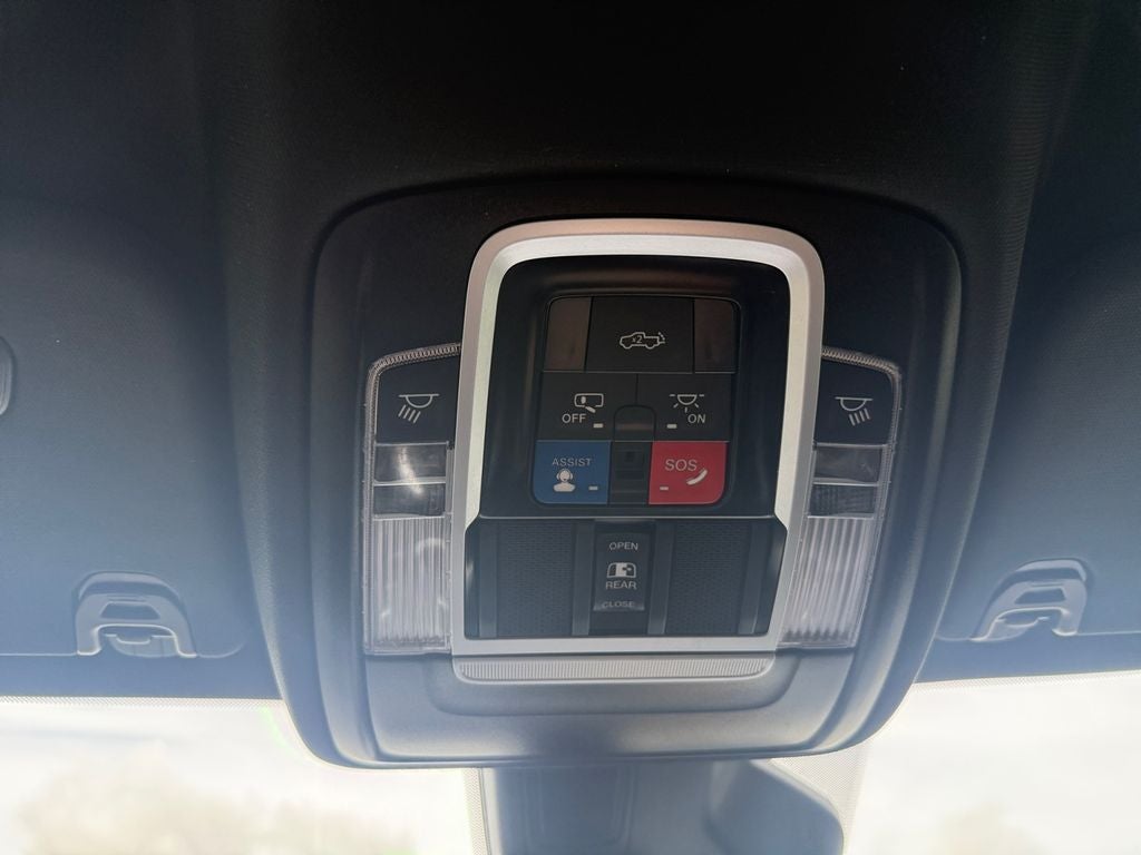 2025 RAM 1500 Big Horn Crew Cab 4x4 5'7' Box