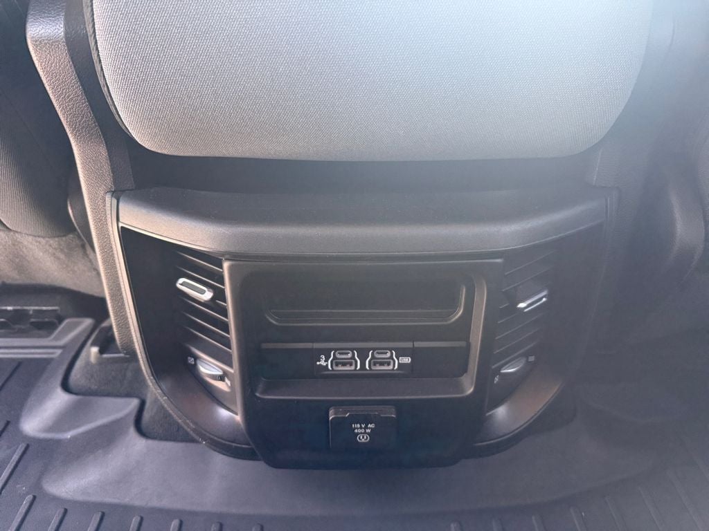 2020 RAM 1500 Big Horn Quad Cab 4x4 6'4' Box
