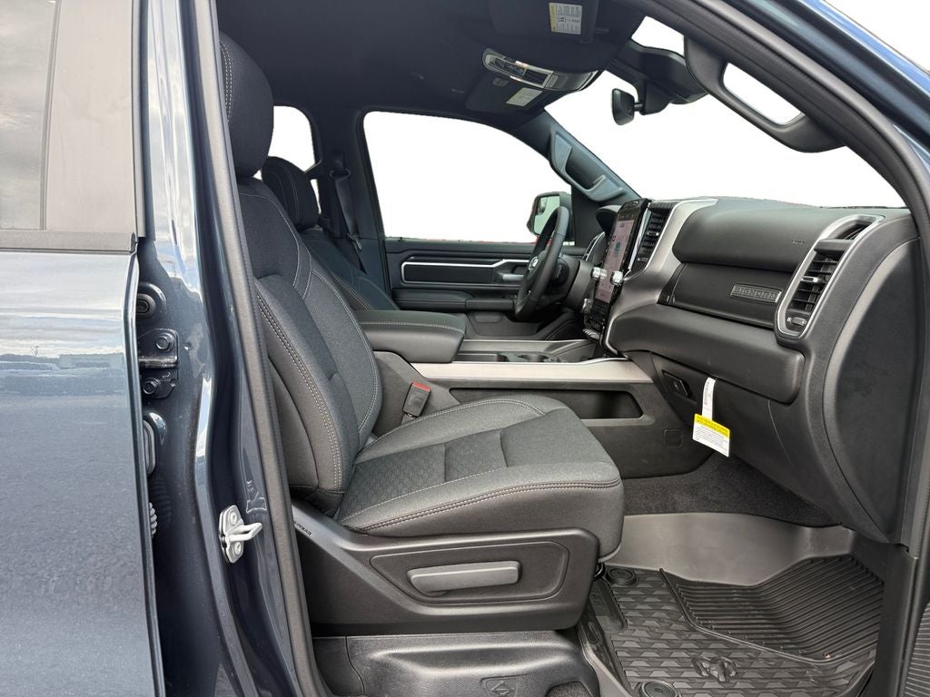 2025 RAM 1500 Big Horn Crew Cab 4x4 5'7' Box