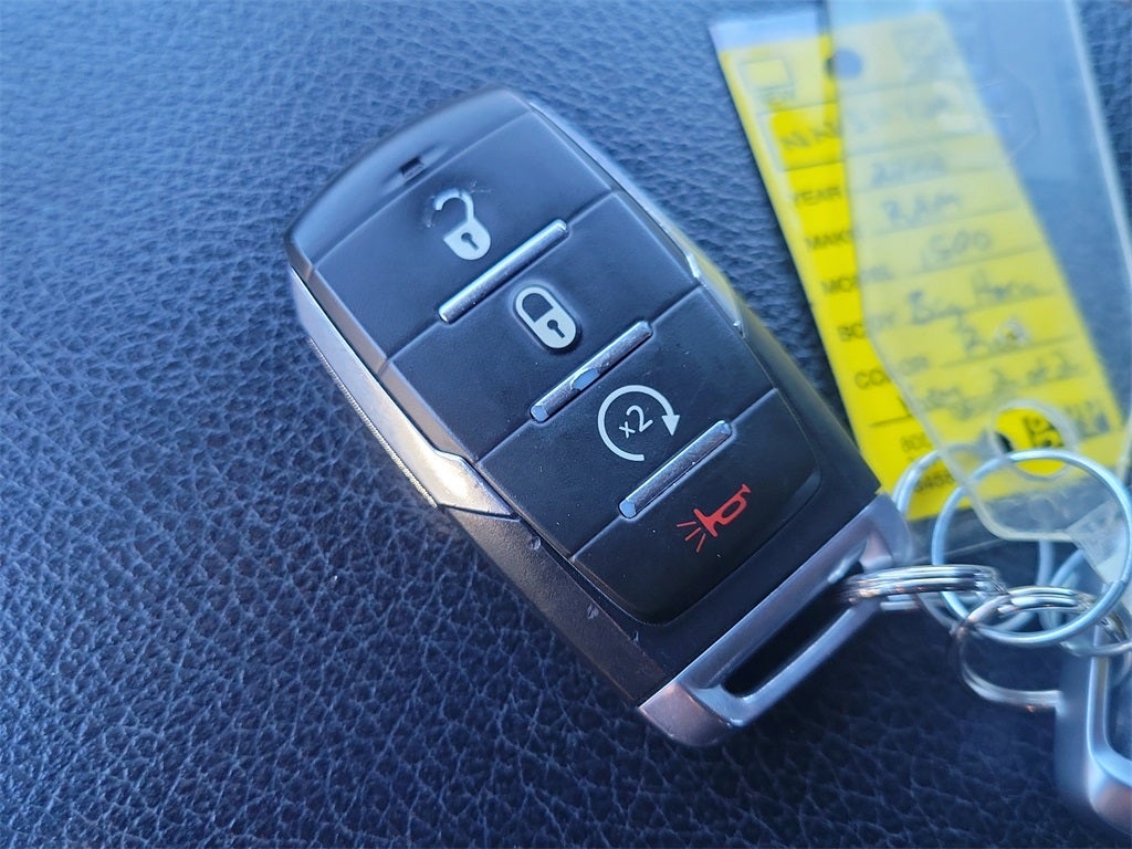 2022 RAM 1500 Big Horn Crew Cab 4x4 5'7' Box