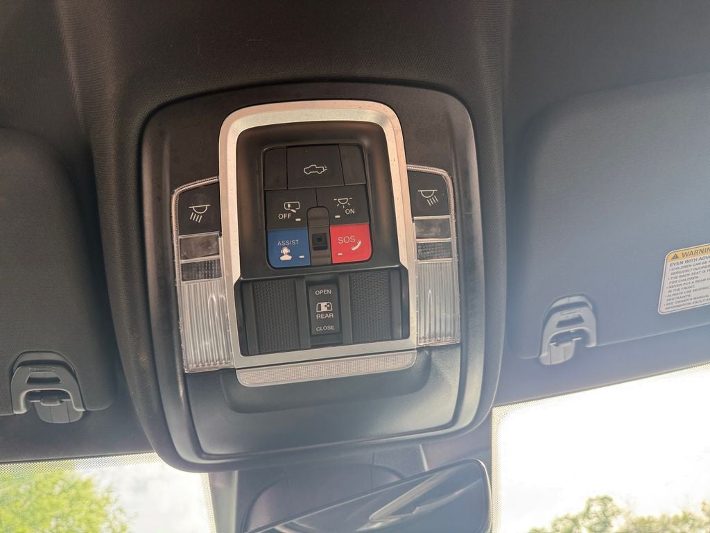 2024 RAM 1500 Laramie Crew Cab 4x4 5'7' Box