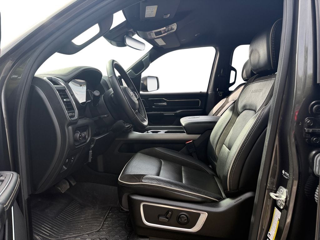 2024 RAM 1500 Laramie Crew Cab 4x4 5'7' Box