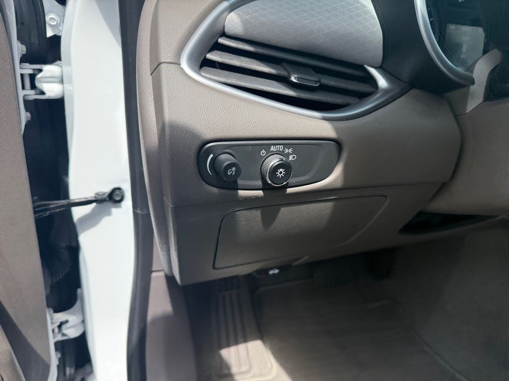 2022 Chevrolet Malibu FWD 1FL