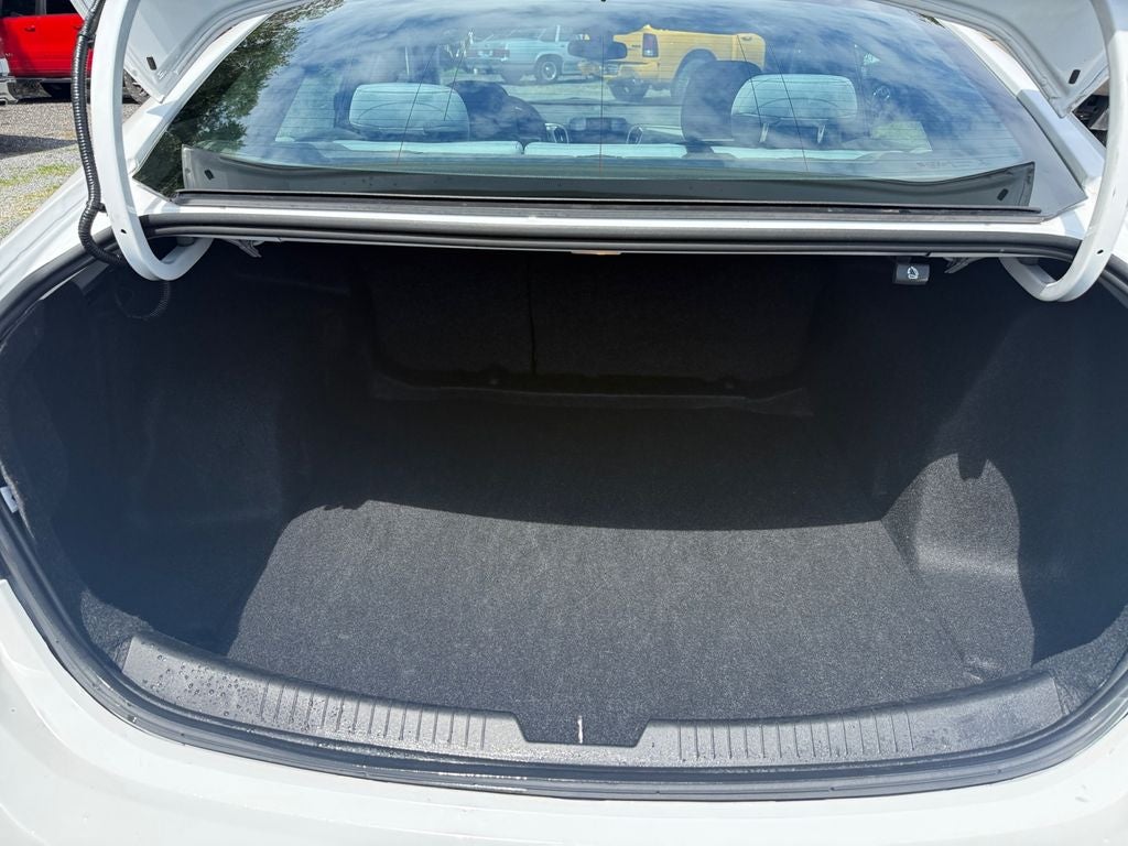 2022 Chevrolet Malibu FWD 1FL