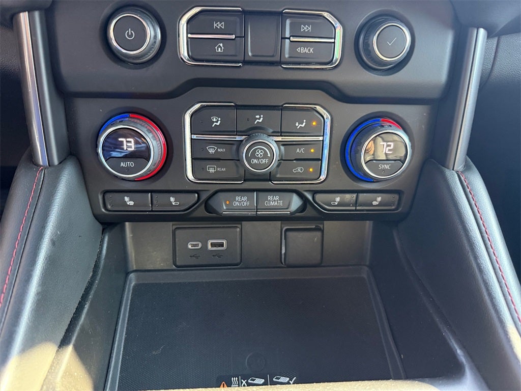 2022 Chevrolet Suburban 4WD RST