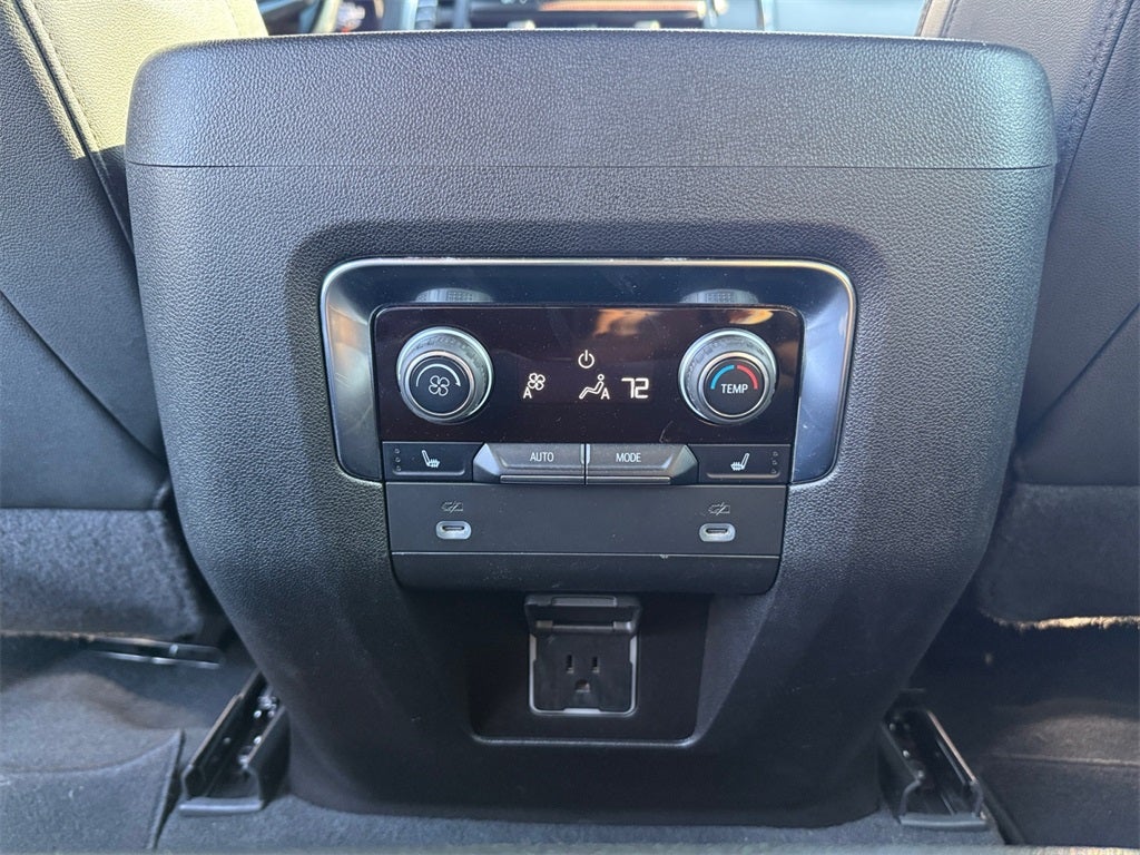 2022 Chevrolet Suburban 4WD RST