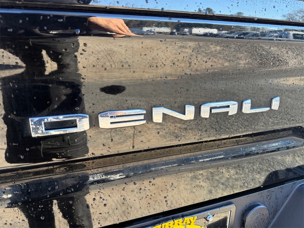 2024 GMC Sierra 2500HD 4WD Crew Cab Standard Bed Denali