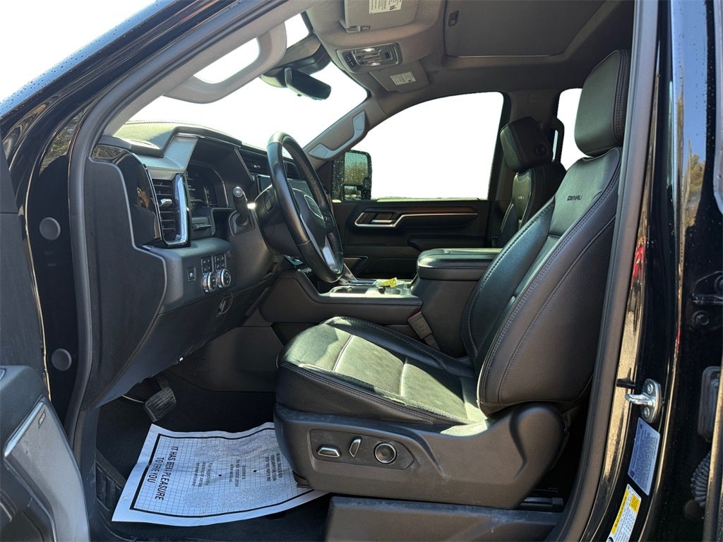 2024 GMC Sierra 2500HD 4WD Crew Cab Standard Bed Denali