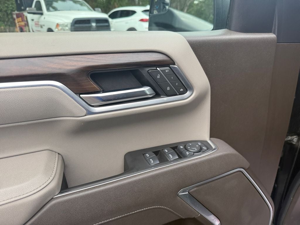 2025 GMC Sierra 1500 4WD Crew Cab Short Box SLT
