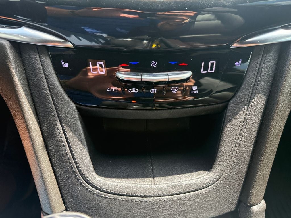 2022 Cadillac XT6 FWD Premium Luxury