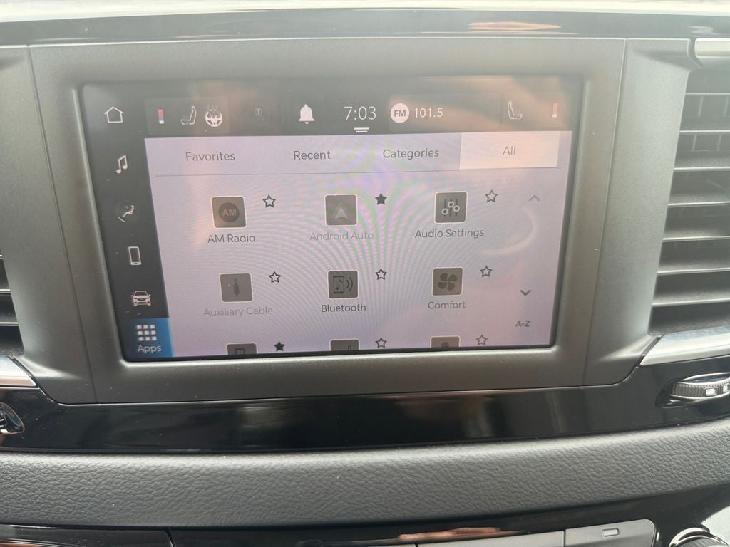 2023 Chrysler Voyager LX