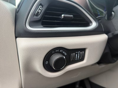 2023 Chrysler Voyager LX