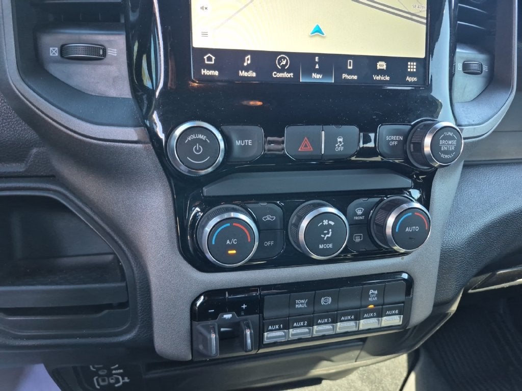 2024 RAM 2500 Tradesman Crew Cab 4x4 6'4' Box