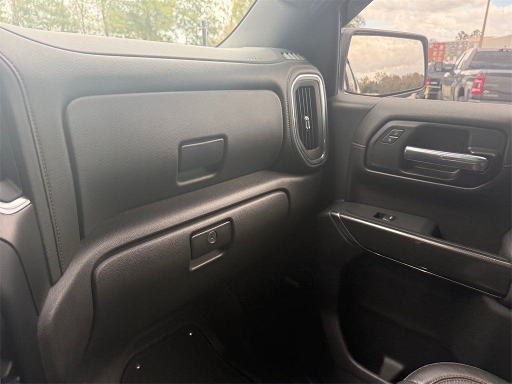 2022 GMC Sierra 1500 Limited 4WD Crew Cab Short Box AT4