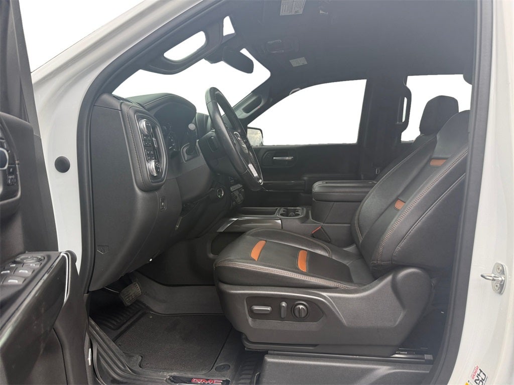 2022 GMC Sierra 1500 Limited 4WD Crew Cab Short Box AT4