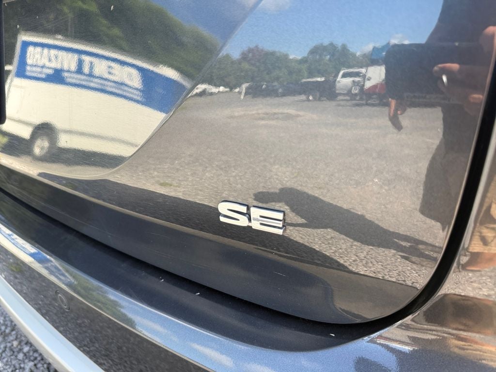 2024 Mitsubishi Outlander Base