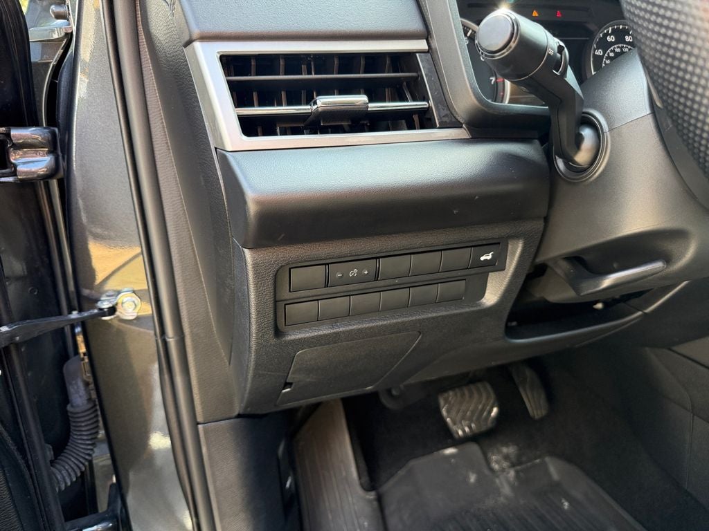 2024 Mitsubishi Outlander Base