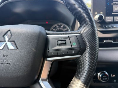 2024 Mitsubishi Outlander Base