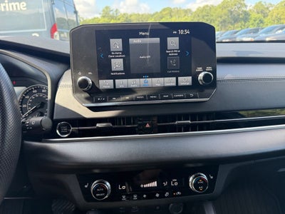 2024 Mitsubishi Outlander Base