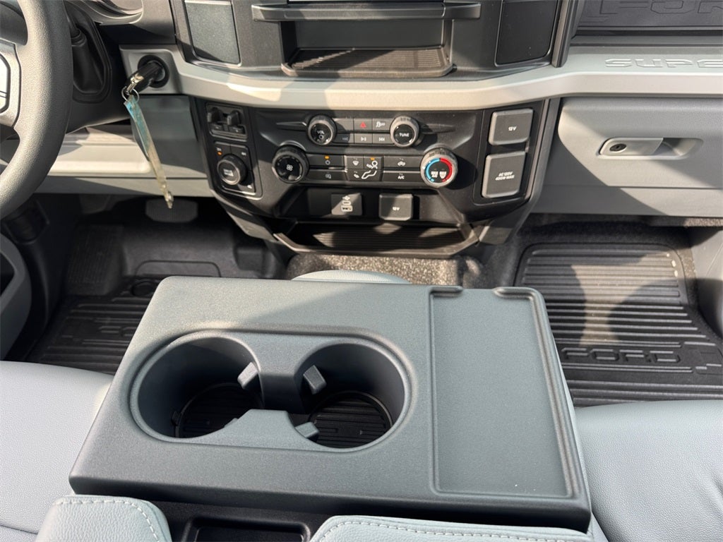 2025 Ford F-600SD XL