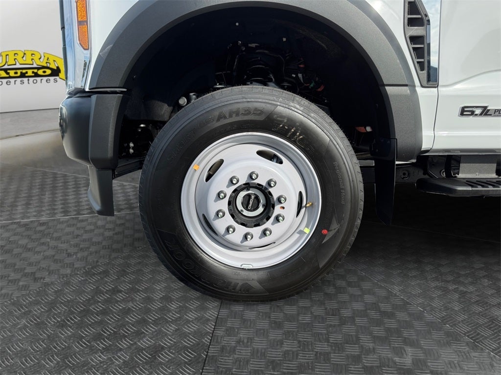 2025 Ford F-600SD XL
