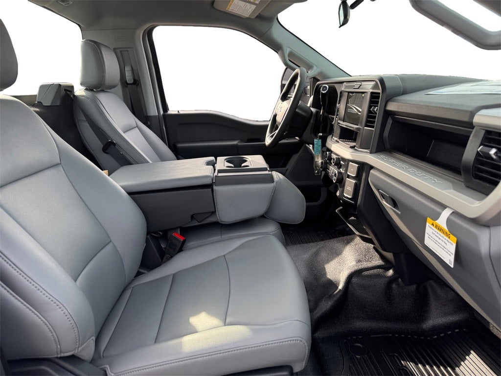 2025 Ford F-600SD XL