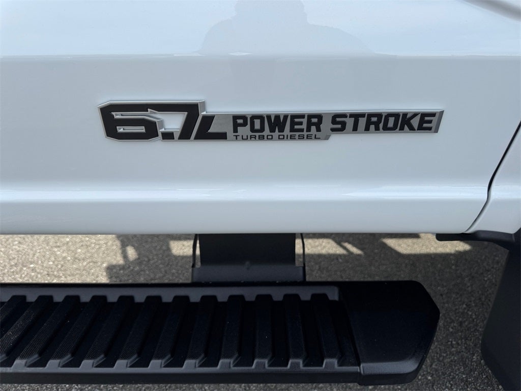 2025 Ford F-600SD XL