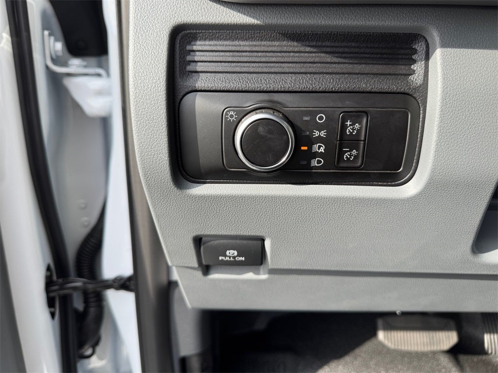 2025 Ford F-600SD XL