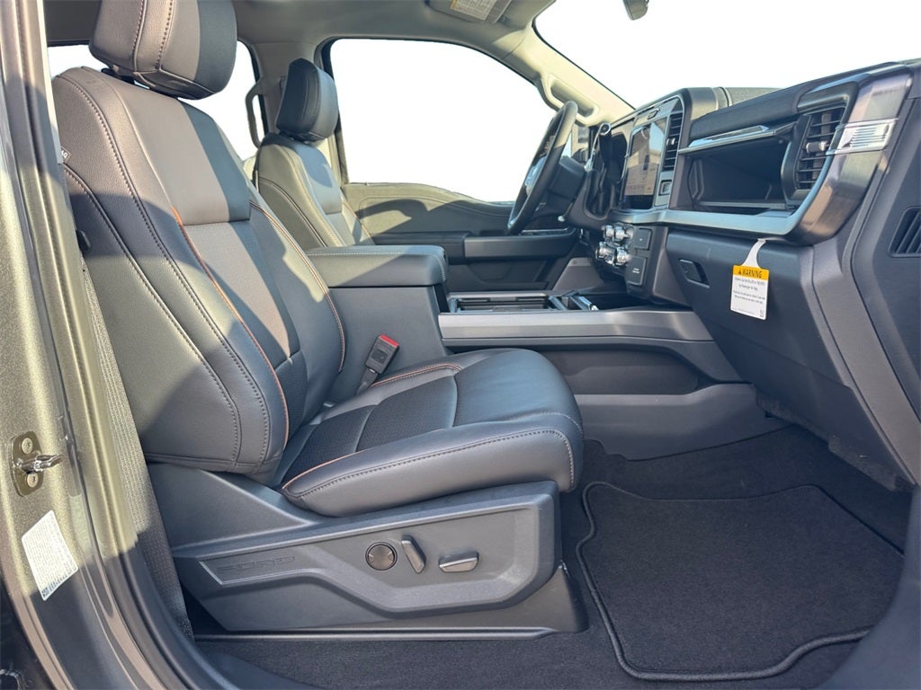 2026 Ford F-550SD Lariat DRW